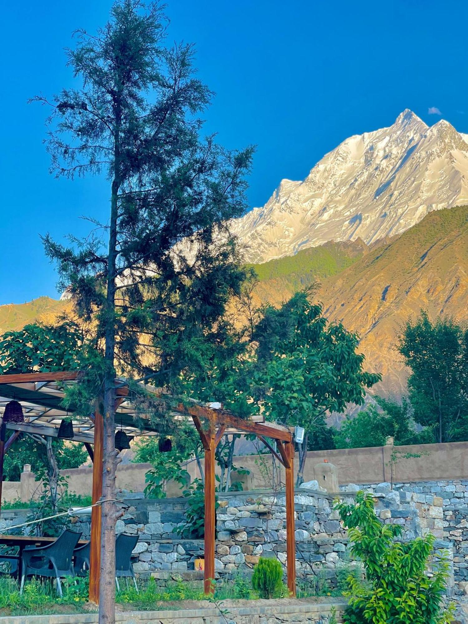 Dumani Nagar Hotel & Resort Karimabad  Eksteriør bilde