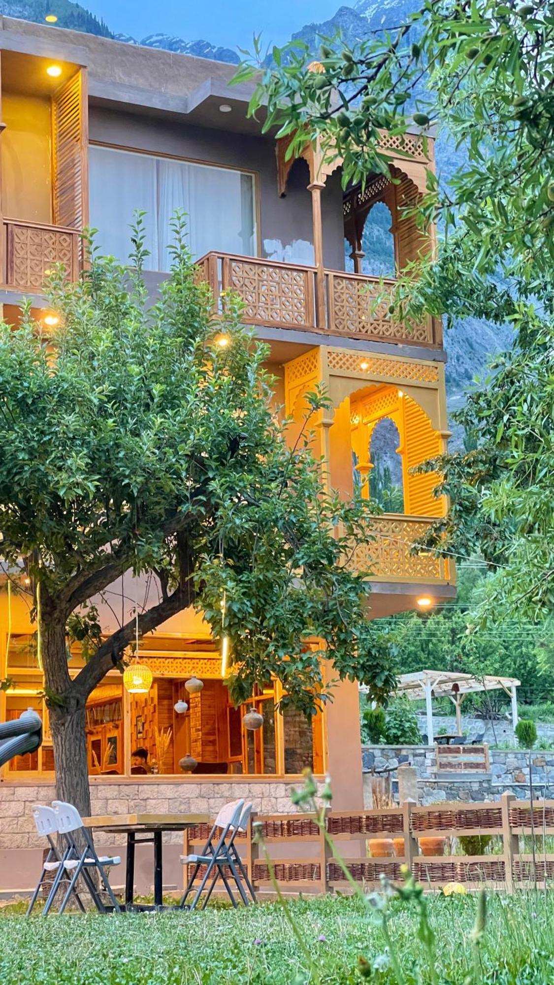 Dumani Nagar Hotel & Resort Karimabad  Eksteriør bilde