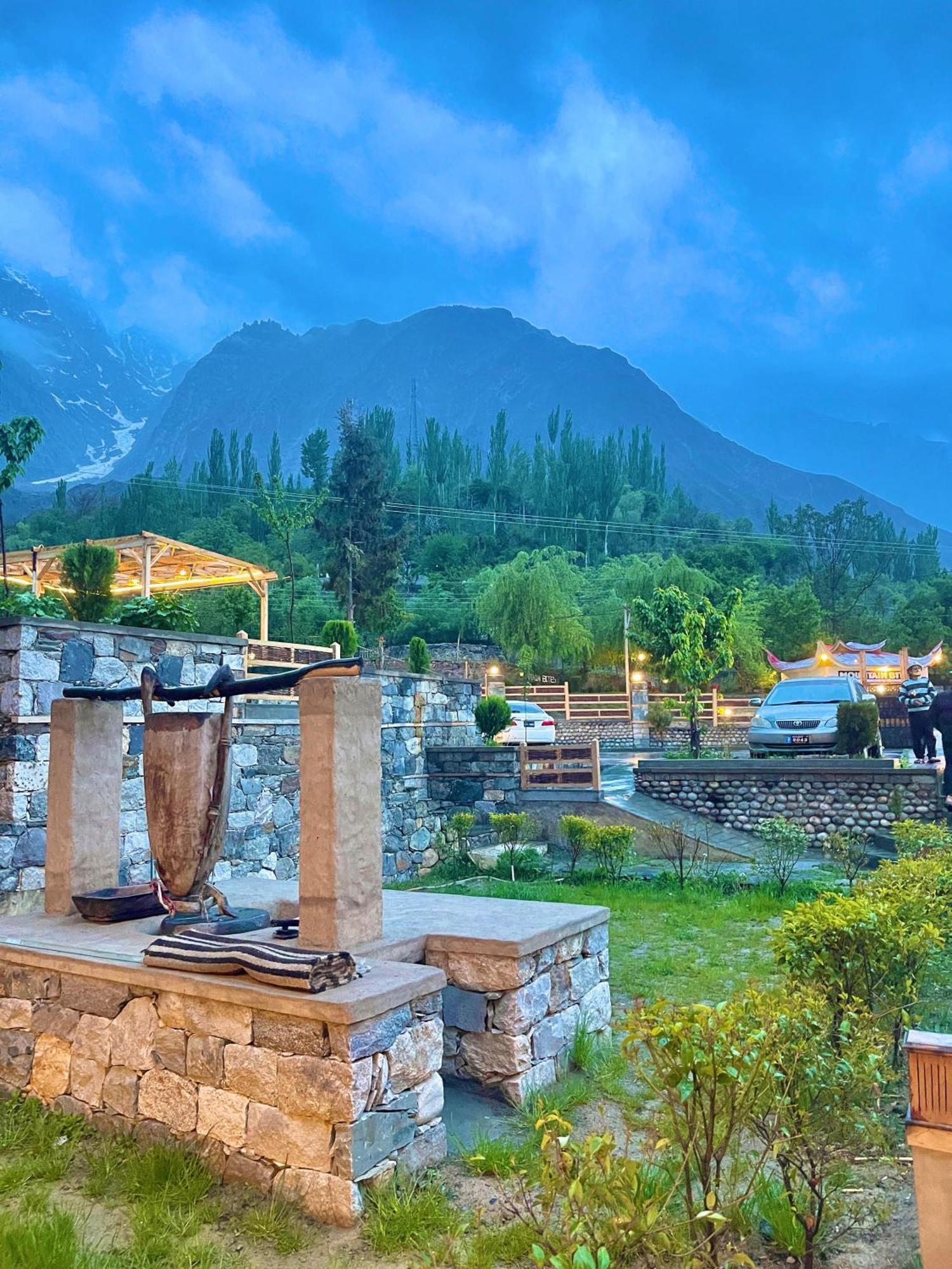 Dumani Nagar Hotel & Resort Karimabad  Eksteriør bilde