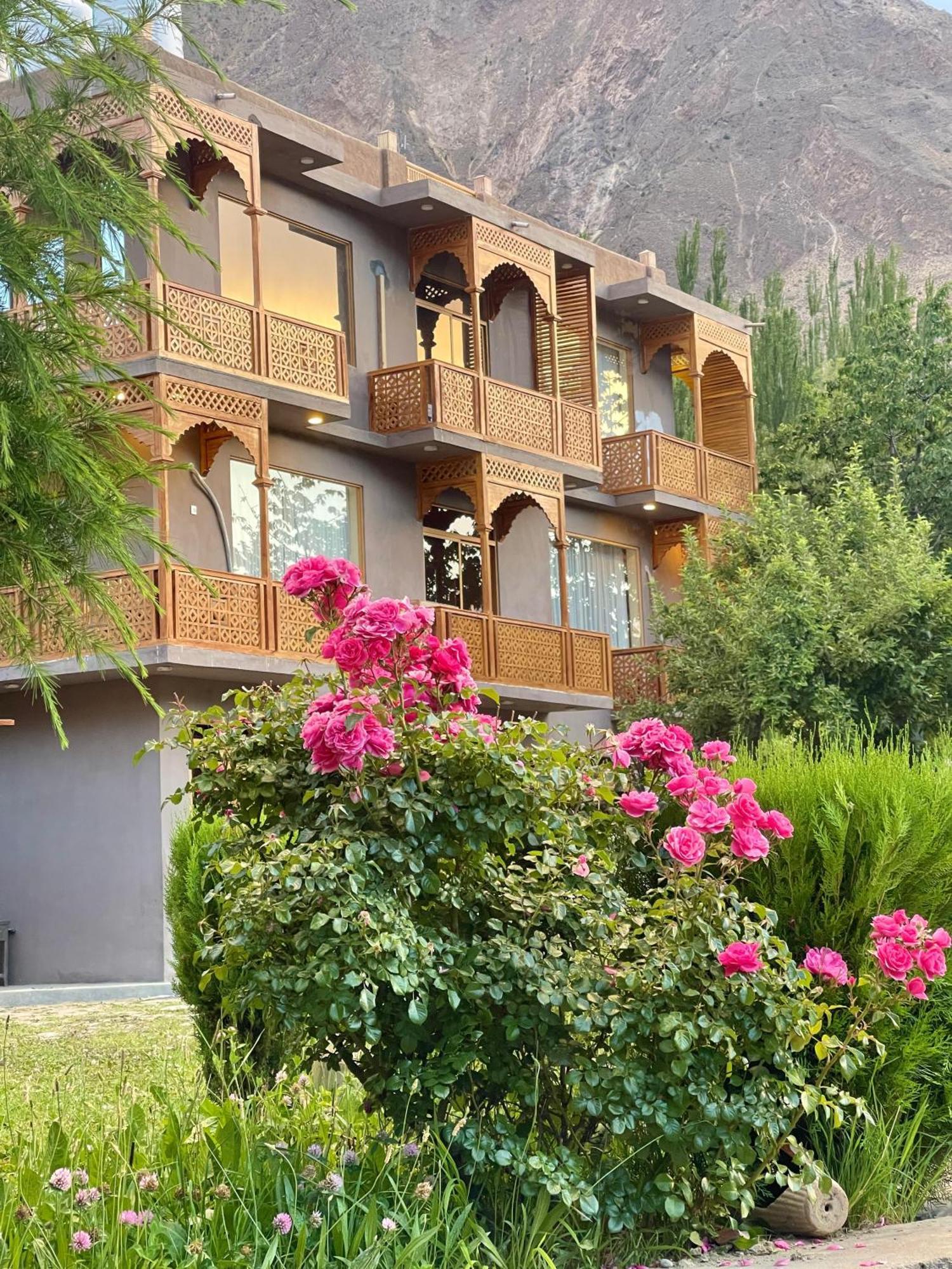 Dumani Nagar Hotel & Resort Karimabad  Eksteriør bilde