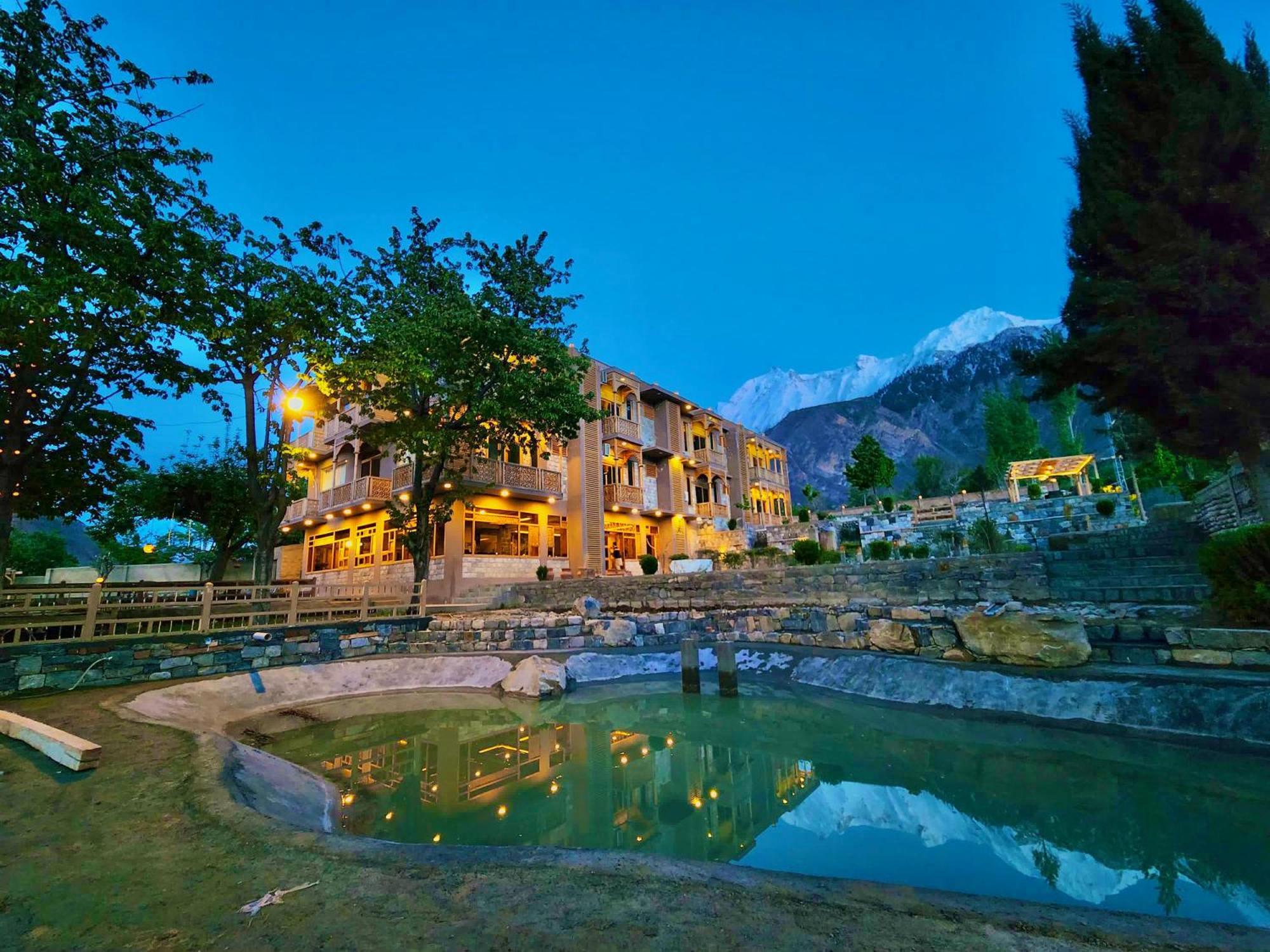 Dumani Nagar Hotel & Resort Karimabad  Eksteriør bilde