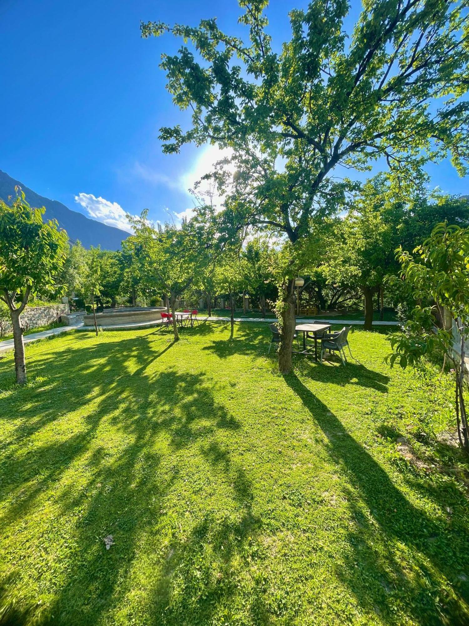 Dumani Nagar Hotel & Resort Karimabad  Eksteriør bilde